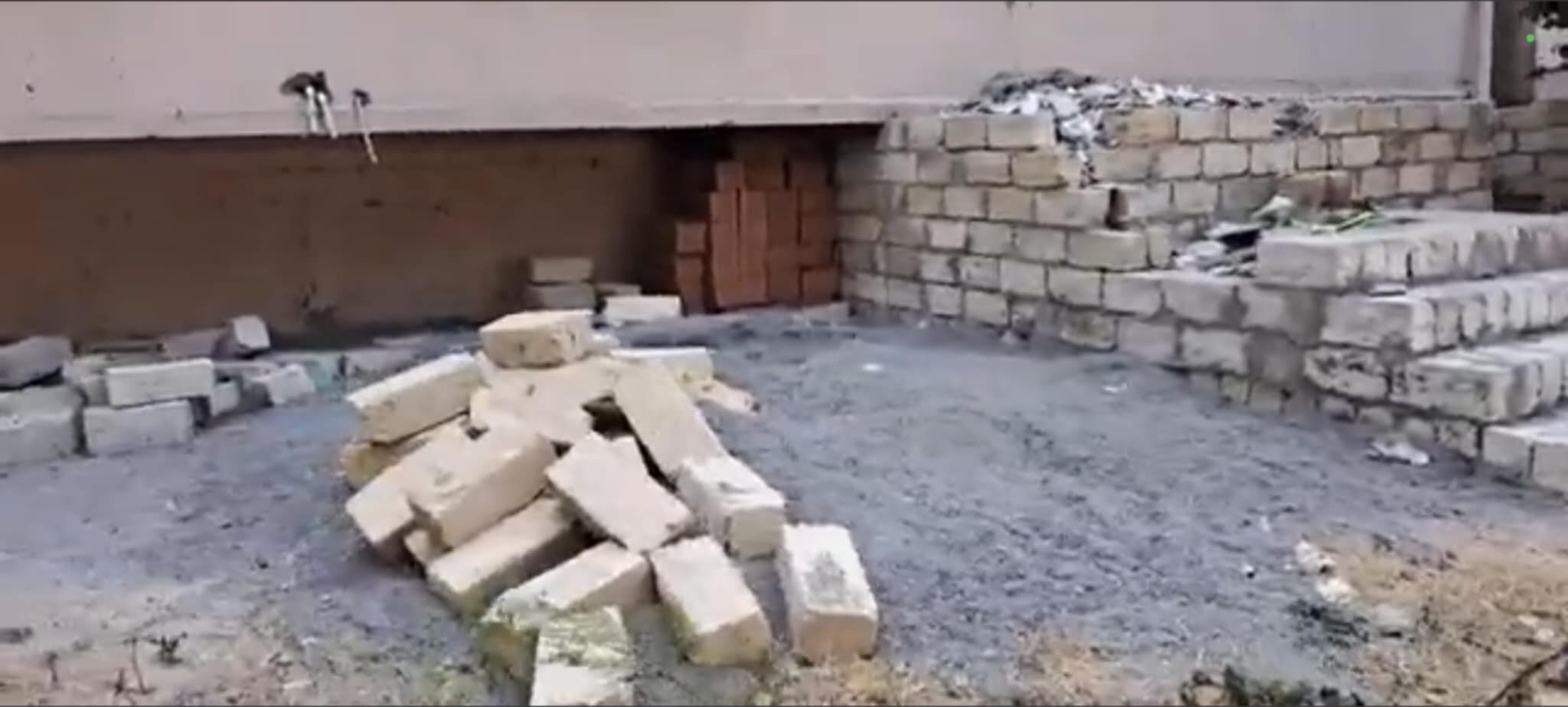 Abşeron RİH-də de-fakto tikinti ANLAŞMASI: Xırdalan şəhər 28-ci məhəllədə yaş ağaclar kəsilərək qanunsuz tikinti aparılır -